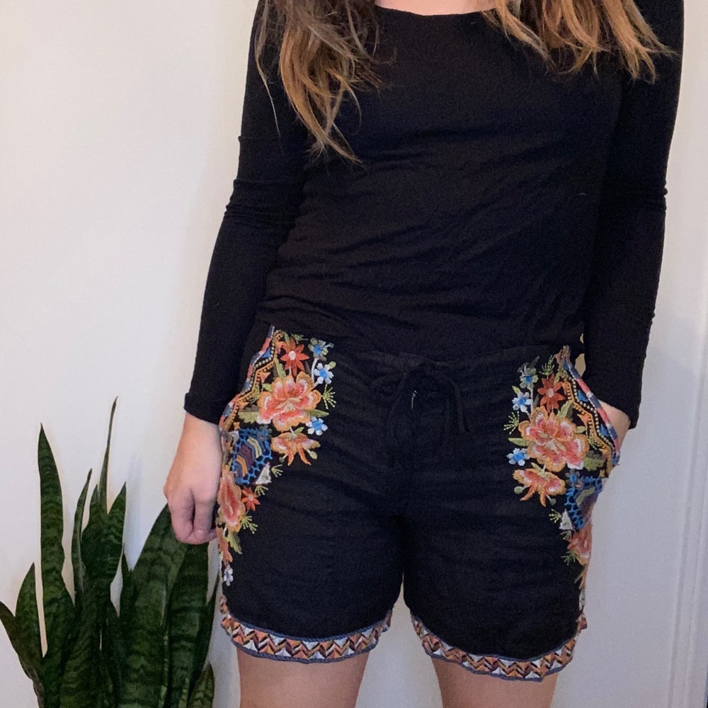 Johnny Was embroidered shorts